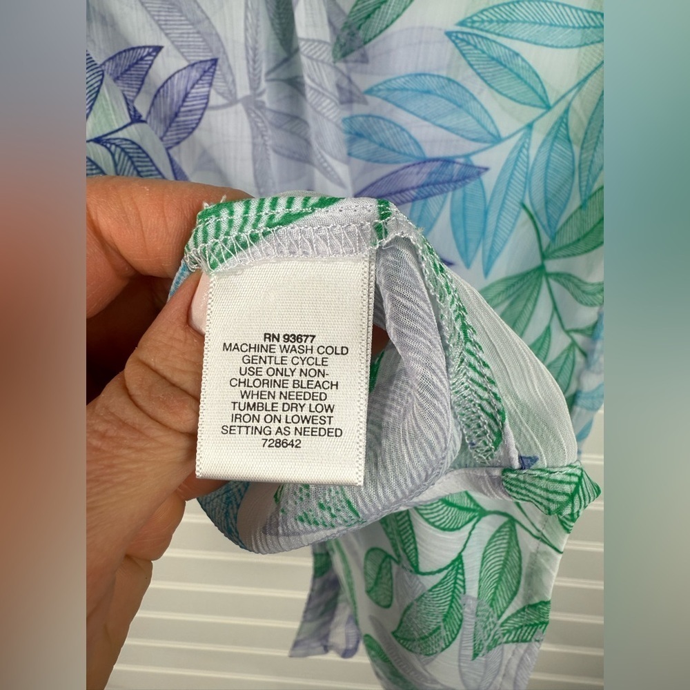 Liz Claiborne women’s white, green, blue sheer leaf print sleeveless tank Size M - Picture 6 of 6